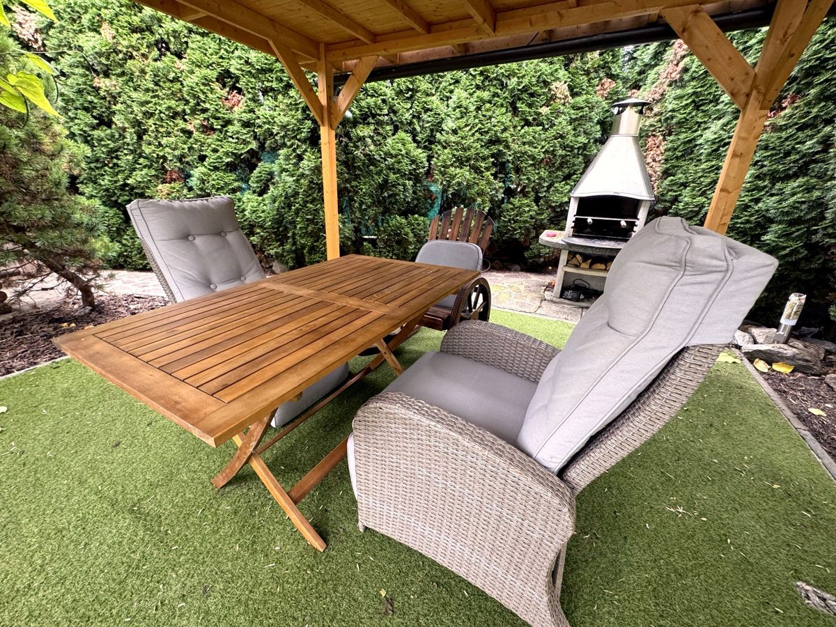 Pergola na zahradě